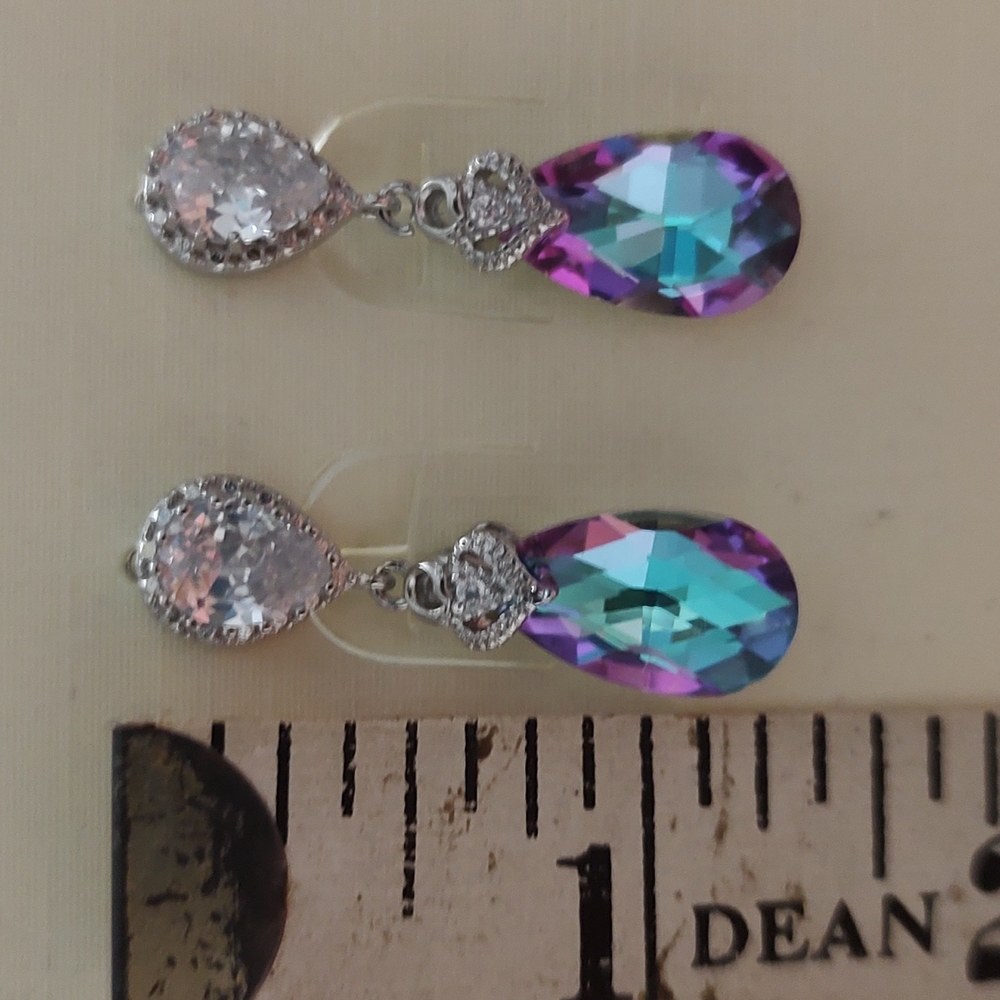 Stunning earrings. NWOT